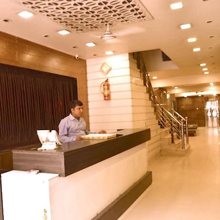 Hotel Milan Deluxe New Delhi Luaran gambar