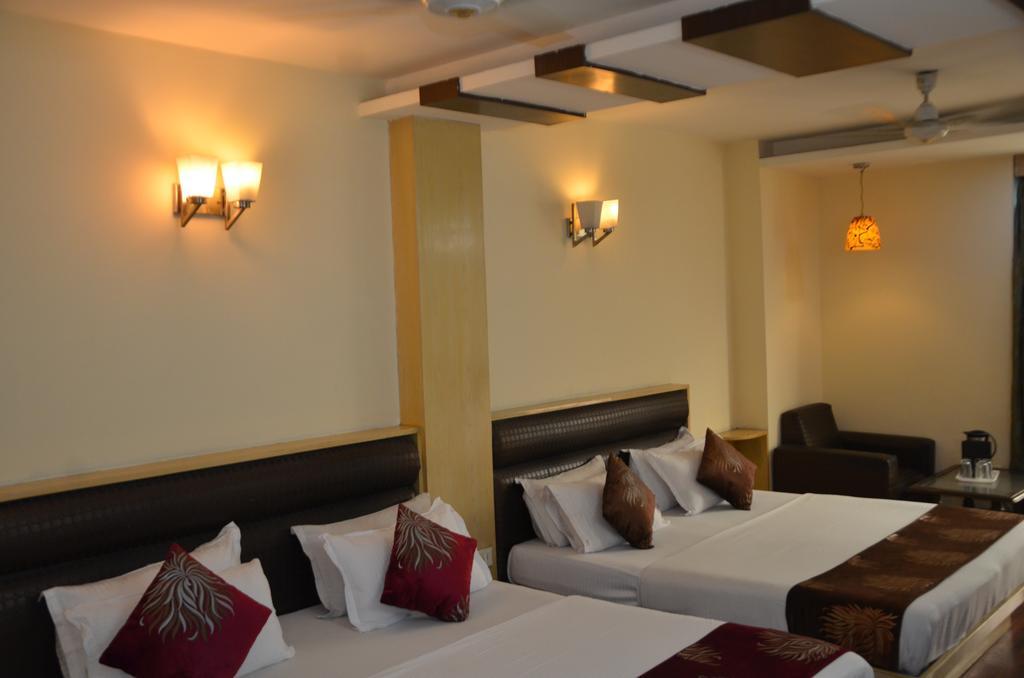 Hotel Milan Deluxe New Delhi Luaran gambar