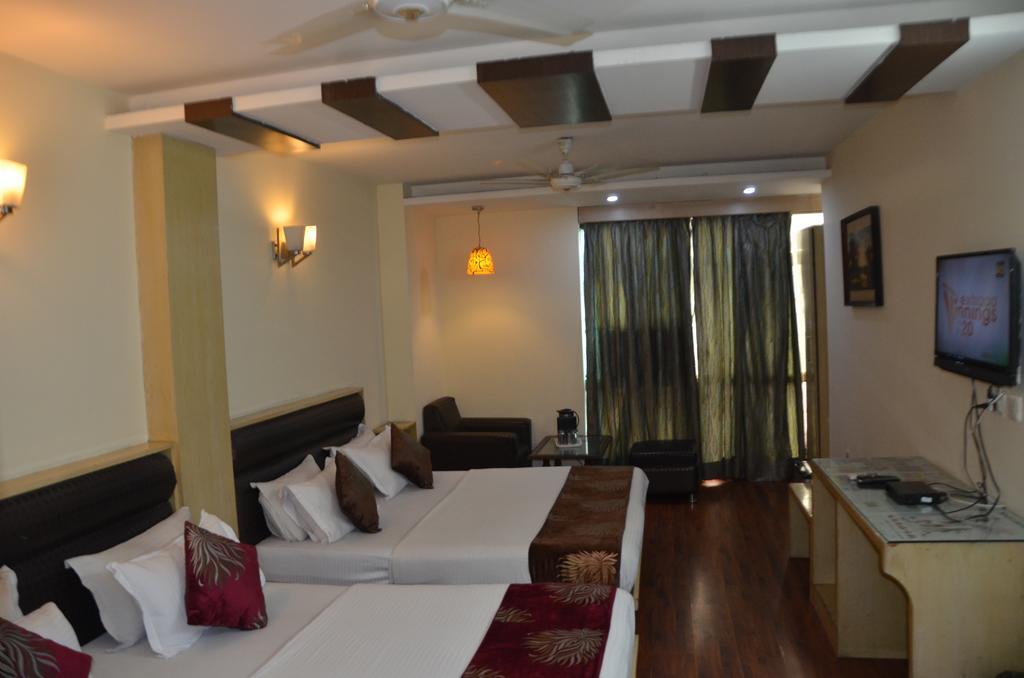 Hotel Milan Deluxe New Delhi Luaran gambar
