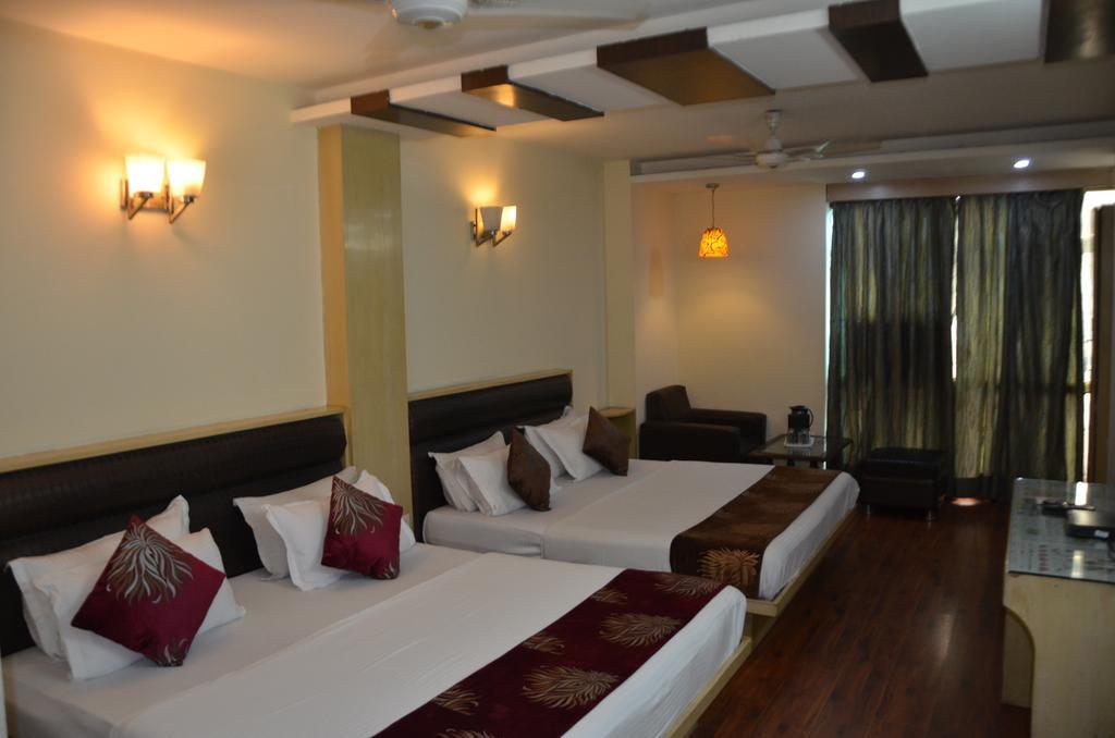 Hotel Milan Deluxe New Delhi Luaran gambar