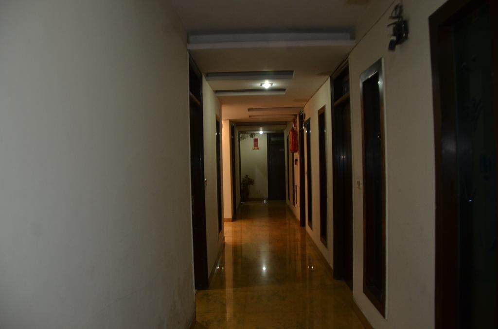 Hotel Milan Deluxe New Delhi Luaran gambar