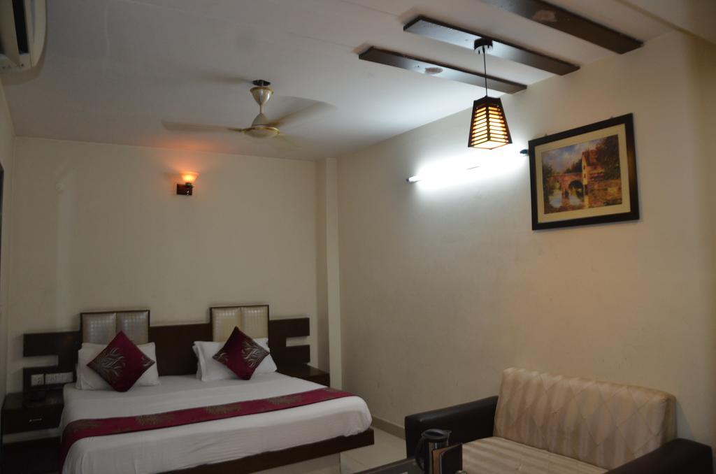 Hotel Milan Deluxe New Delhi Luaran gambar