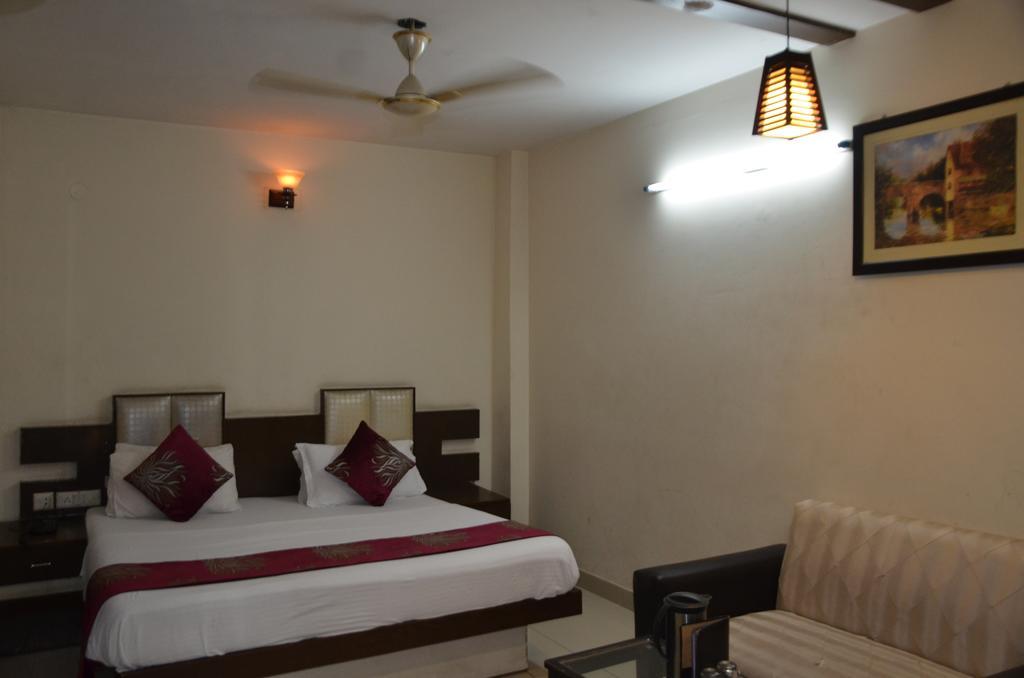 Hotel Milan Deluxe New Delhi Luaran gambar