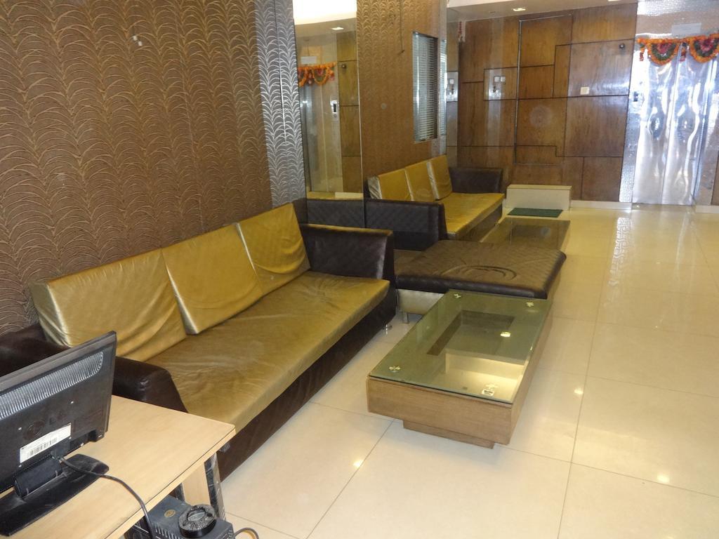 Hotel Milan Deluxe New Delhi Luaran gambar