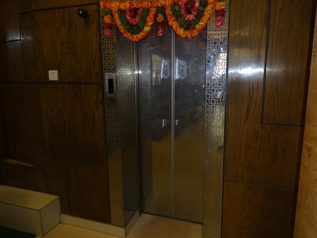 Hotel Milan Deluxe New Delhi Luaran gambar