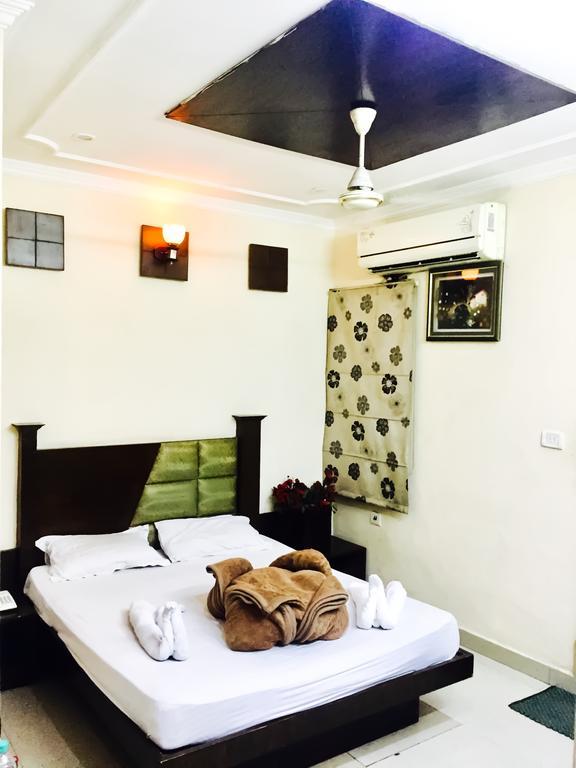 Hotel Milan Deluxe New Delhi Luaran gambar