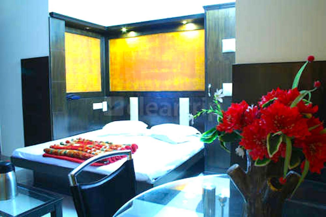 Hotel Milan Deluxe New Delhi Luaran gambar