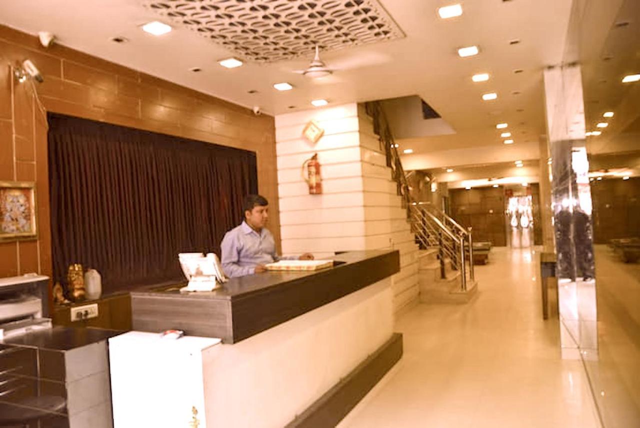 Hotel Milan Deluxe New Delhi Luaran gambar