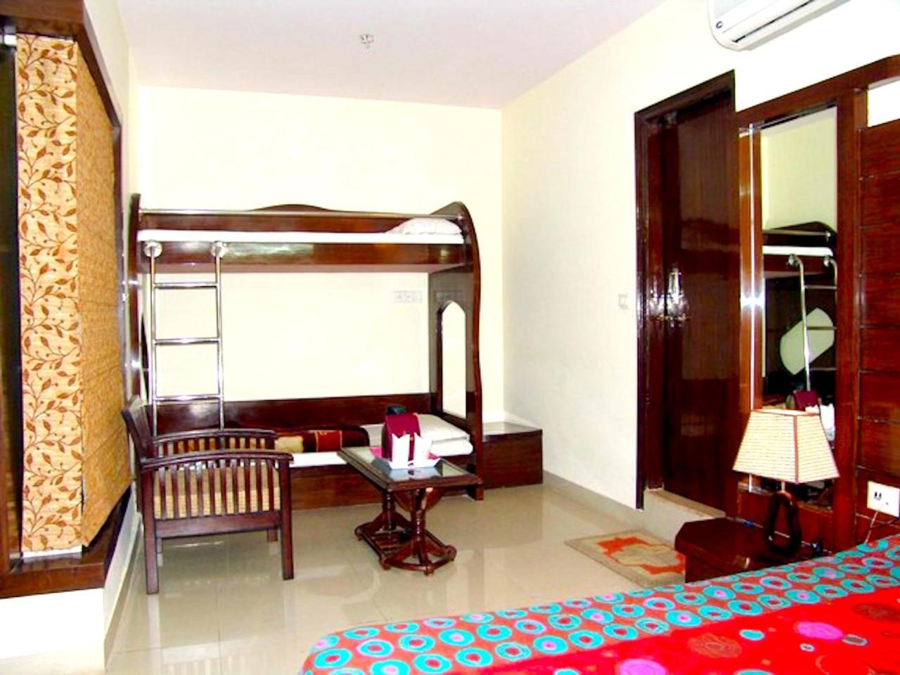 Hotel Milan Deluxe New Delhi Luaran gambar